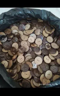 تعدادی دکمه خارجی مدل پوست نارگیلی