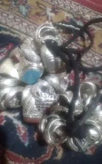 ۶۰۰گرم انگشتر اکثرا دست‌ساز گرمی ۵۰۰ مقطوع
