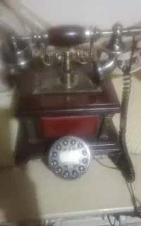 تلفن سنتی رومیزی