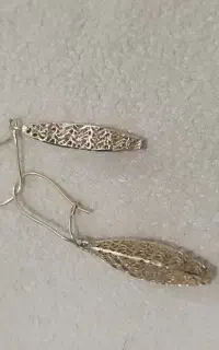مقداری طلا دویست بالای تابلو