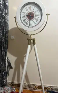 ساعت ایستاده