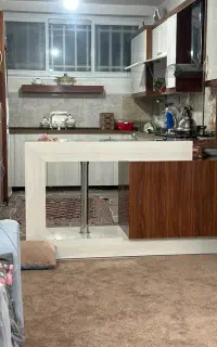 به یک‌نیروی خانوم جوان با روحیه