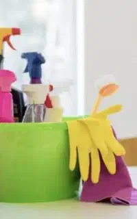 پسر هستم ظافت منزل انجام میدم