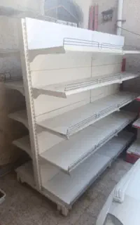 قفسه وسط فروشگاهی