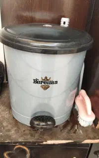 سطل زباله نواستفاده نشده