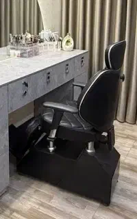 صندلی میکاپ و آیینه قدی