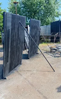 استخدام جوشکار درب