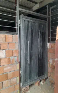 کارگاه جوشکاری ودرب وپنجره سازی آهنی