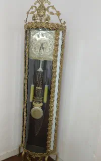 ساعت ایستاده برنزی