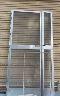 درب المینیومی با توری