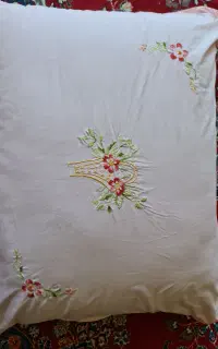 پشتی پنبه ای با رویه تترون گلدوزی شده77در60