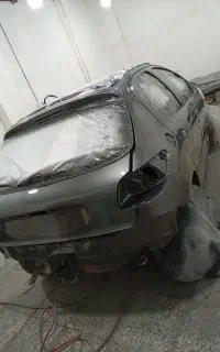 نقاشی و لیسه گیری و پولیش کاری خودرو