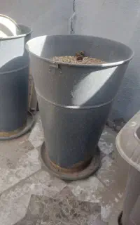 گلدان به فروش میرسد