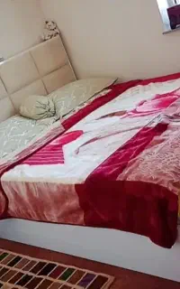 یک عدد تخت دونفره تر تمیز