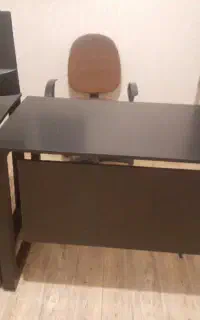 دومیز اداری و دوصندلی