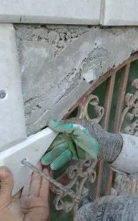 پیچ و رولپلاک سنگ نما