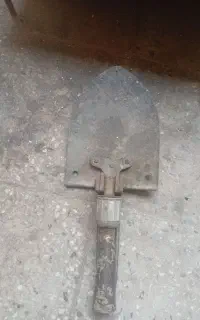بیلچه تاشو سربازی
