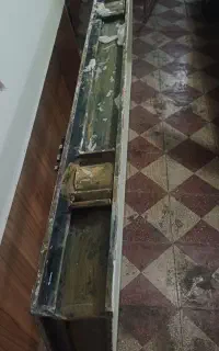چهار چوب در اتاقی