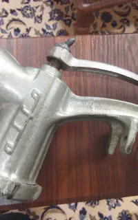 چرخ گوشت دستی قدیمی