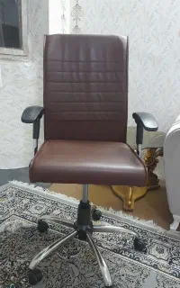 صندلی چرخدار اداری