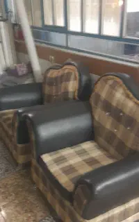 دو دست مبل.   الشتر