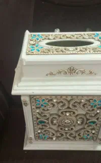 جای دستمال کاغذی و سطل اسغال