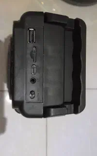 اسپیکر مشکی و ایرپاد