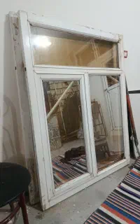 2عدد پنجره همراه با شیشه