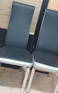 چند عدد صندلی