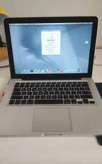 مک بوک a1278 سال 2010 با کارتن و لوازم فابریک