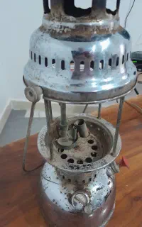 یک عددچراغ توری قدیمی(نفتی)