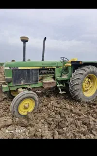 تراکتور جاندیر 3350
