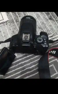 دوربین کنون D700