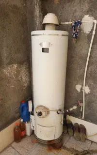 ابگرمکن برقی وگازی فقط یک سوراخ ریز داره