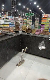 فروشندگی در سوغات سرا