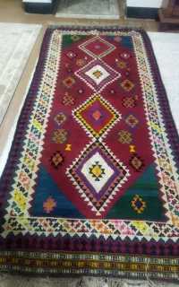 گلیم  یک و نیم در سه متر