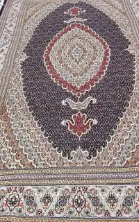 فرش دستباف ریز ماهی