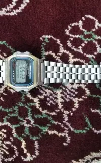 ساعت اوماکس اصلی