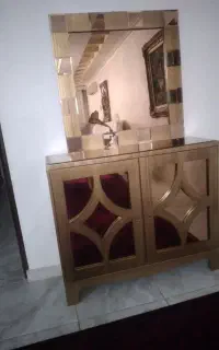 آینه و دلاور