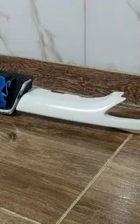 جلو پنجره ۲۰۶ و پراید