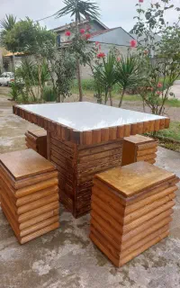 میز نهار خوری چوبی