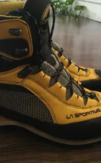 کفش کوهنوردی LaSportiva ایتالیایی