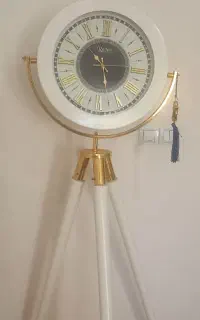 ساعت ایستاده