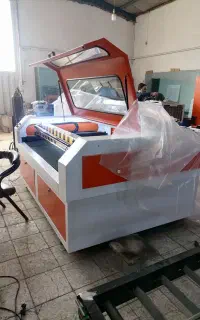 برش و حکاکی با دستگاه لیزر