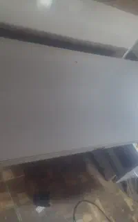 میز تحریر و پیشخوان مغازه