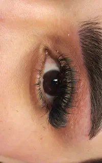 اکستنشن مژه-لیفت و لمینت مژه و ابرو