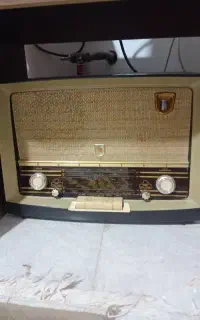 رادیو قدیمی فیلیپس