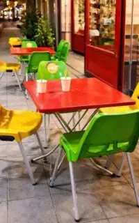 صندلی پلاستیکی میز غذاخوری ماه