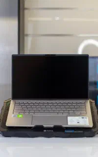 لپتاپ  ZenBook با پردازنده i7 نسل ۱۰گرافیک ۲ مجزا