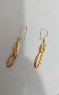 فروش یک جفت گوشواره 21 عیار وزن4 گرم